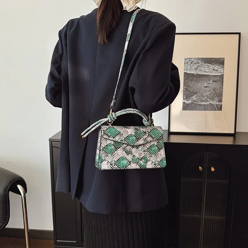 Women's Snake Pattern Crossbody Bag 2025