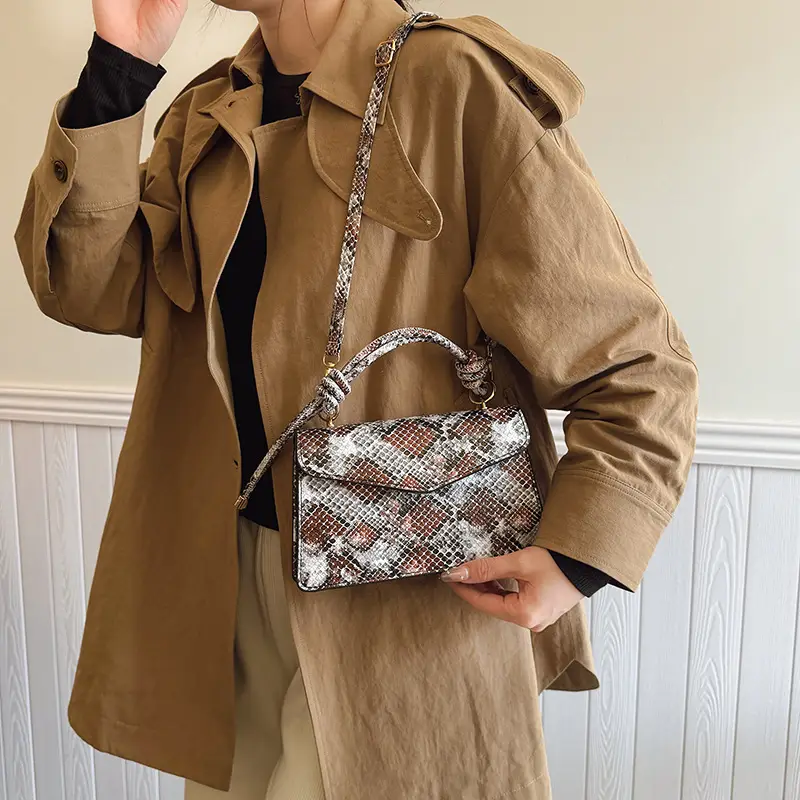 Women's Snake Pattern Crossbody Bag 2025