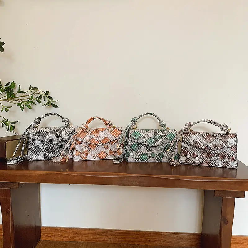 Women's Snake Pattern Crossbody Bag 2025