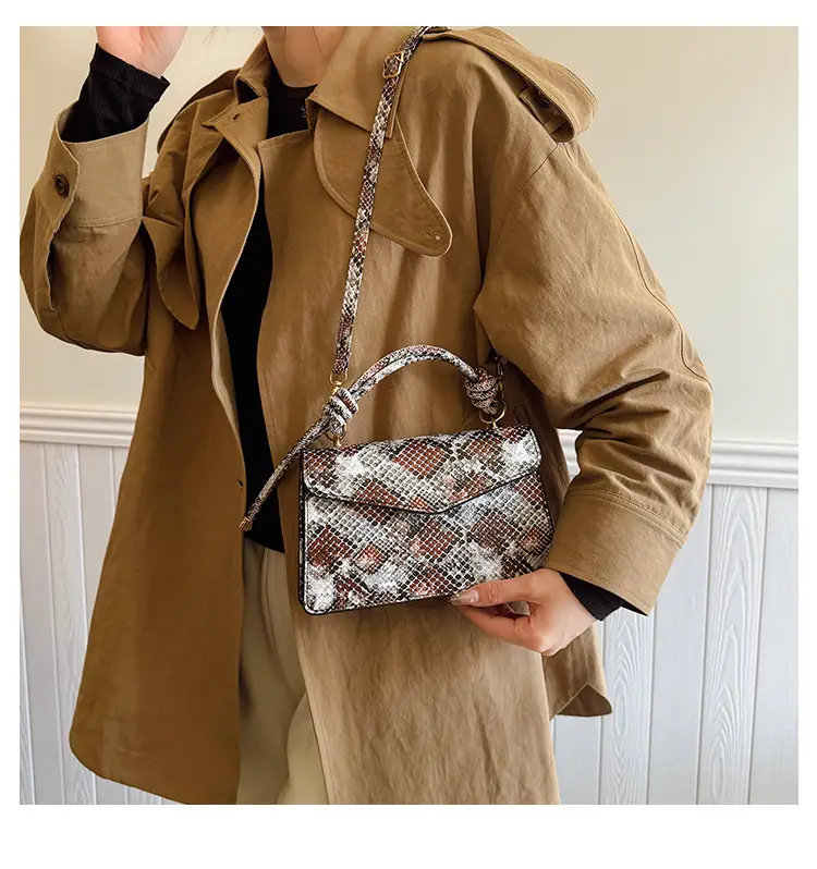 Women's Snake Pattern Crossbody Bag 2025 — feature 14