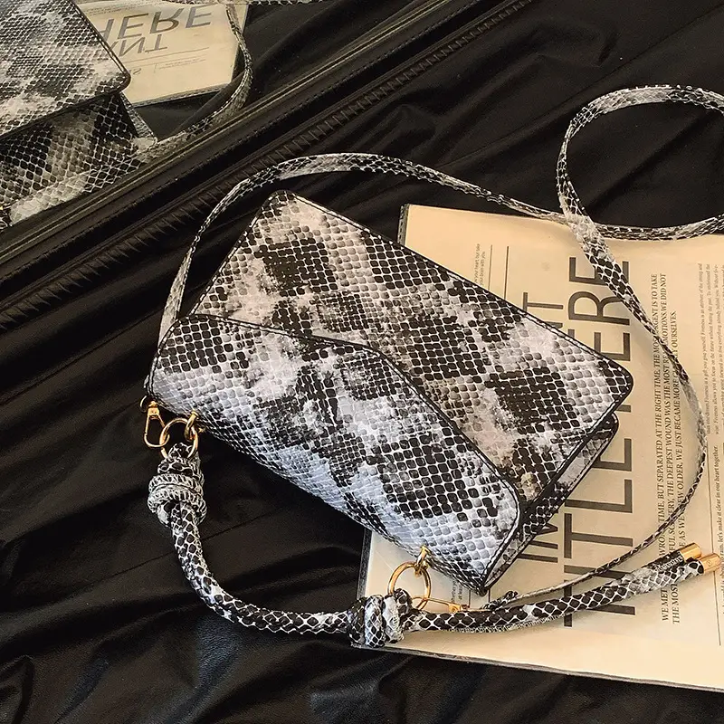 Women's Snake Pattern Crossbody Bag 2025