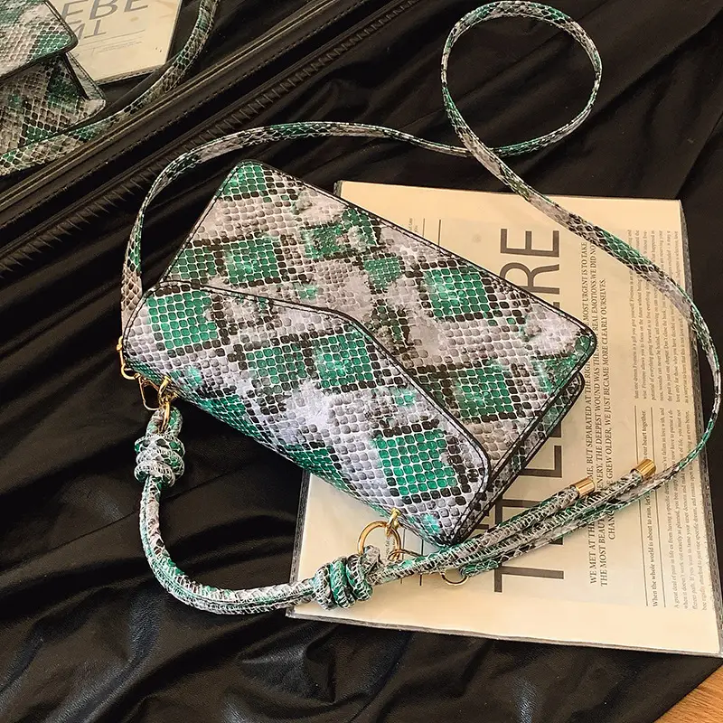 Women's Snake Pattern Crossbody Bag 2025