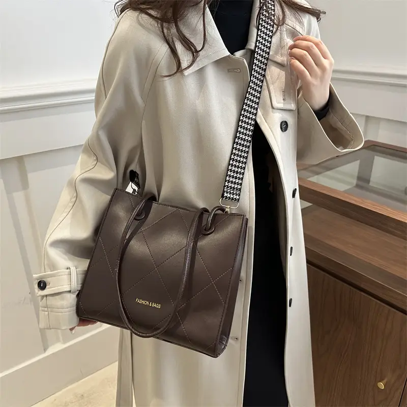 European Style Large Shoulder Bag for Women 2025 - Image 8