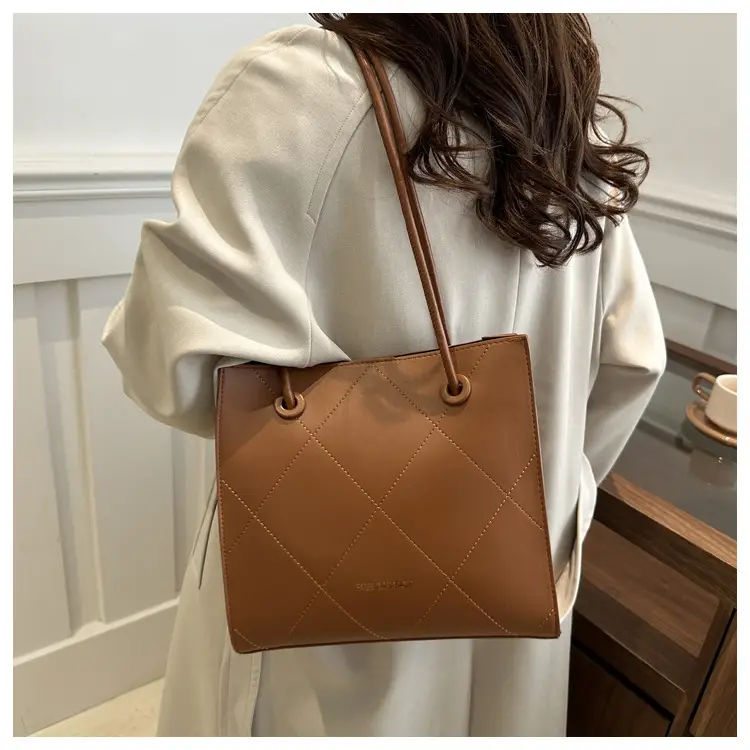 European Style Large Shoulder Bag for Women 2025 — feature 14