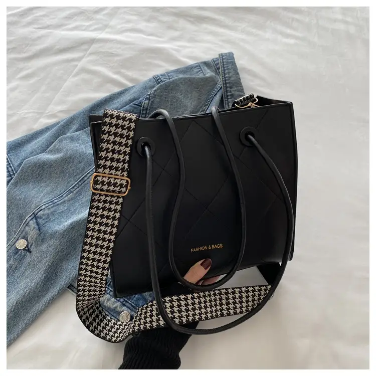 European Style Large Shoulder Bag for Women 2025 - Image 3
