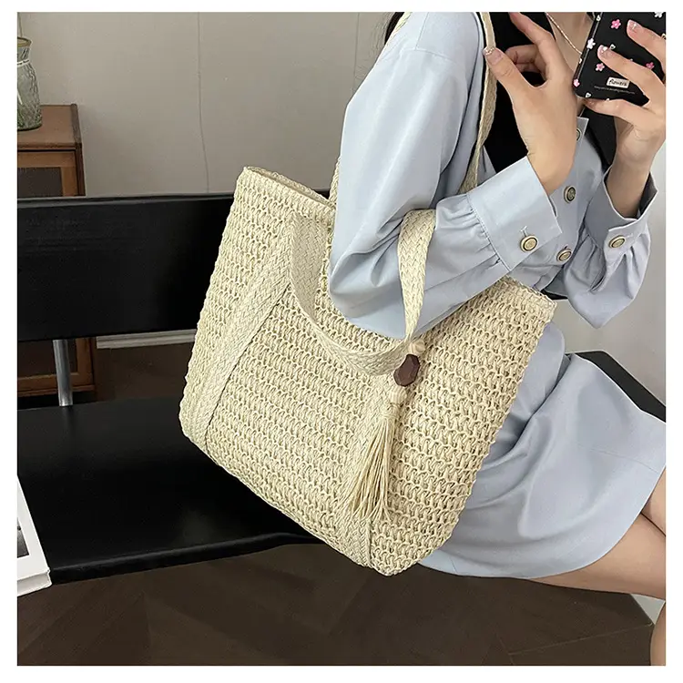 Green Woven Straw Tote Bag for Women Large Capacity Casual All-match — feature 17
