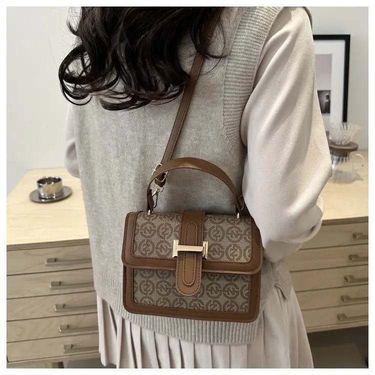 Korean Style Retro Printed Shoulder Bag 2025 — feature 16