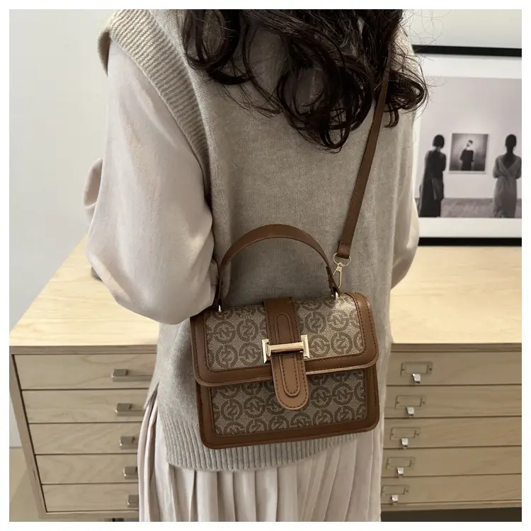 Korean Style Retro Printed Shoulder Bag 2025 — feature 17