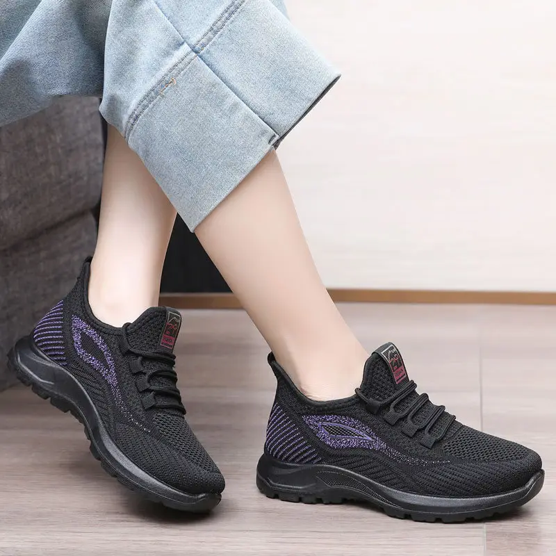 Spring New Women's Shoes, Breathable Fly-Knit Lightweight and Comfortable Walking Shoes, Middle-Aged and Elderly Mom's Shoes, Sports and Casual Shoes - Image 5