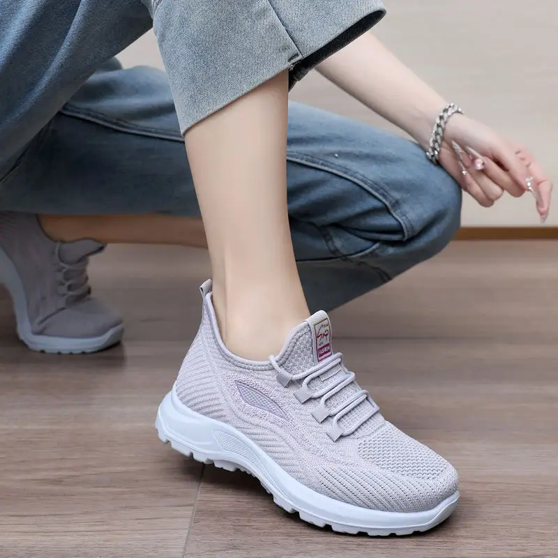 Spring New Women's Shoes, Breathable Fly-Knit Lightweight and Comfortable Walking Shoes, Middle-Aged and Elderly Mom's Shoes, Sports and Casual Shoes - Image 7