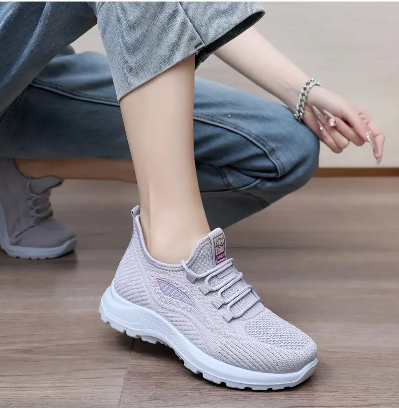 Spring New Women's Shoes, Breathable Fly-Knit Lightweight and Comfortable Walking Shoes, Middle-Aged and Elderly Mom's Shoes, Sports and Casual Shoes — feature 23