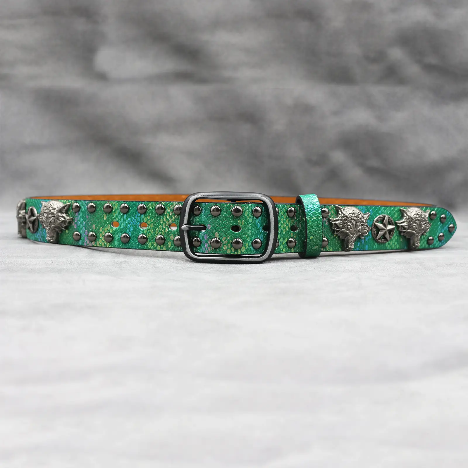 7 Color 3D Wolf Head Rivet Belt for Men — feature 15