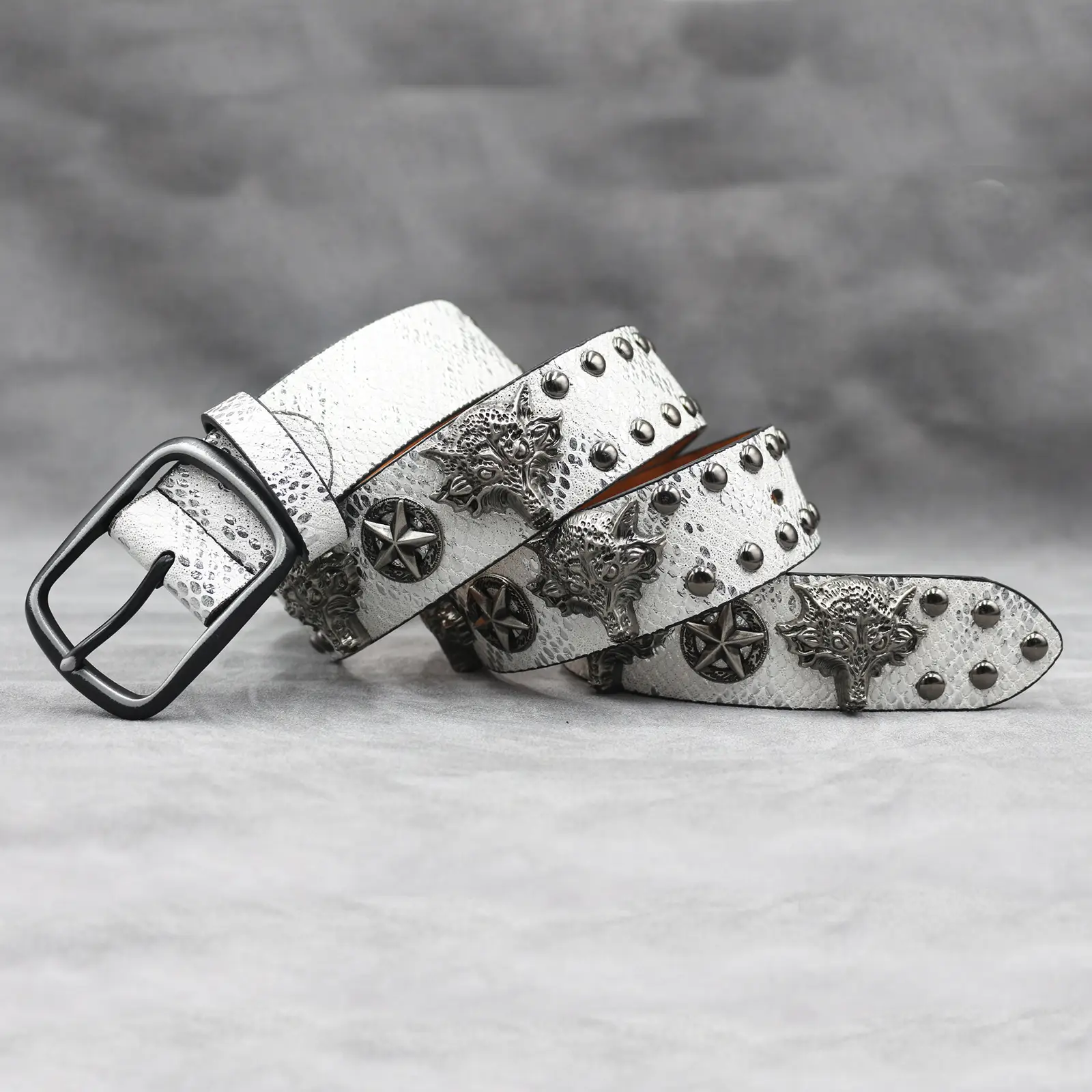 7 Color 3D Wolf Head Rivet Belt for Men — feature 28
