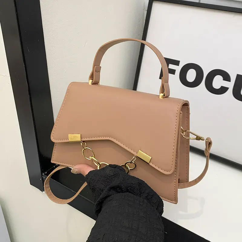 Women's 2025 Spring Box Bag with Chain Design - Image 7