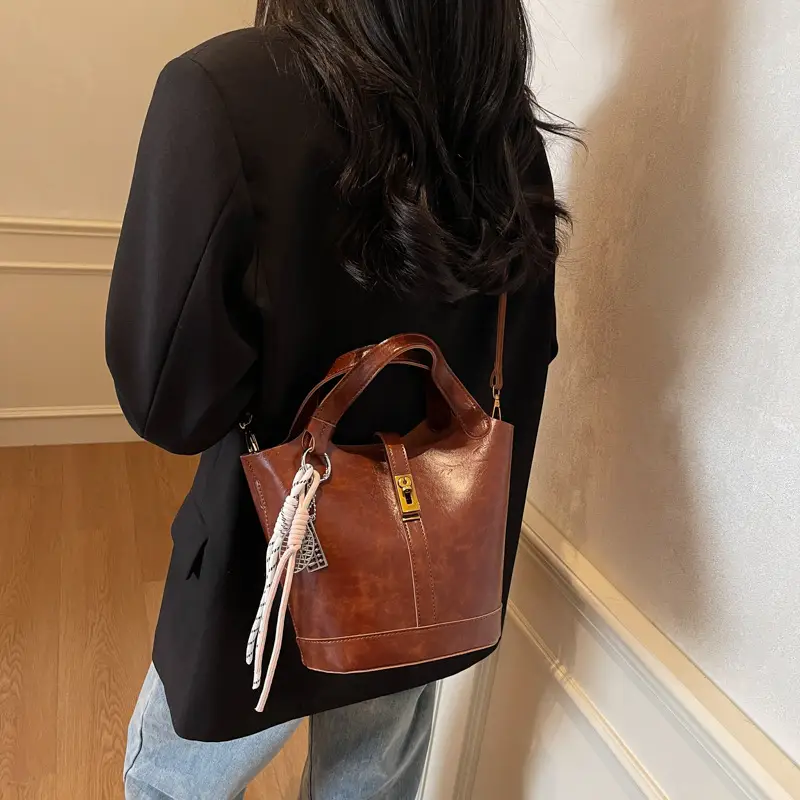 Women's 2025 Retro Bucket Bag Beige Leather