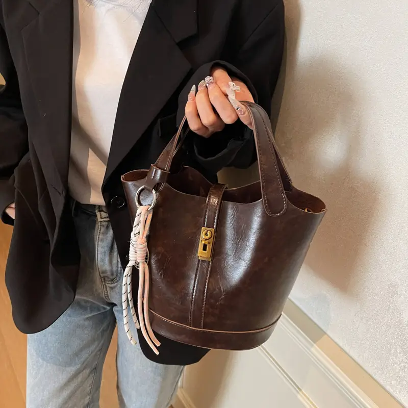 Women's 2025 Retro Bucket Bag Beige Leather