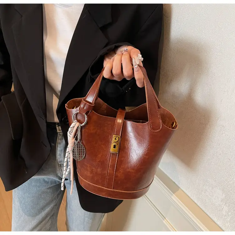 Women's 2025 Retro Bucket Bag Beige Leather — feature 28