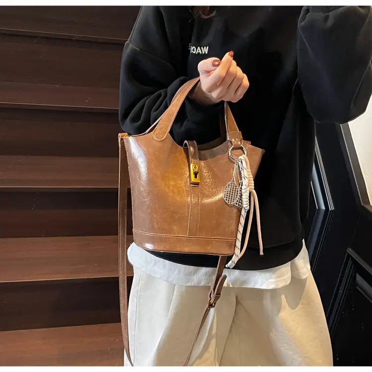 Women's 2025 Retro Bucket Bag Beige Leather — feature 36