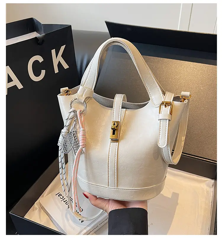Women's 2025 Retro Bucket Bag Beige Leather — feature 4