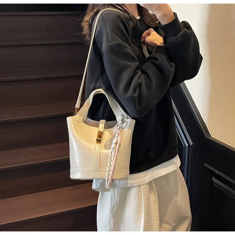 Women's 2025 Retro Bucket Bag Beige Leather — feature 43