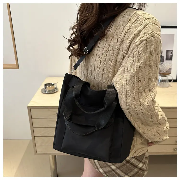 Black Large Capacity Fashion Casual Shoulder Bag 2025 — feature 21