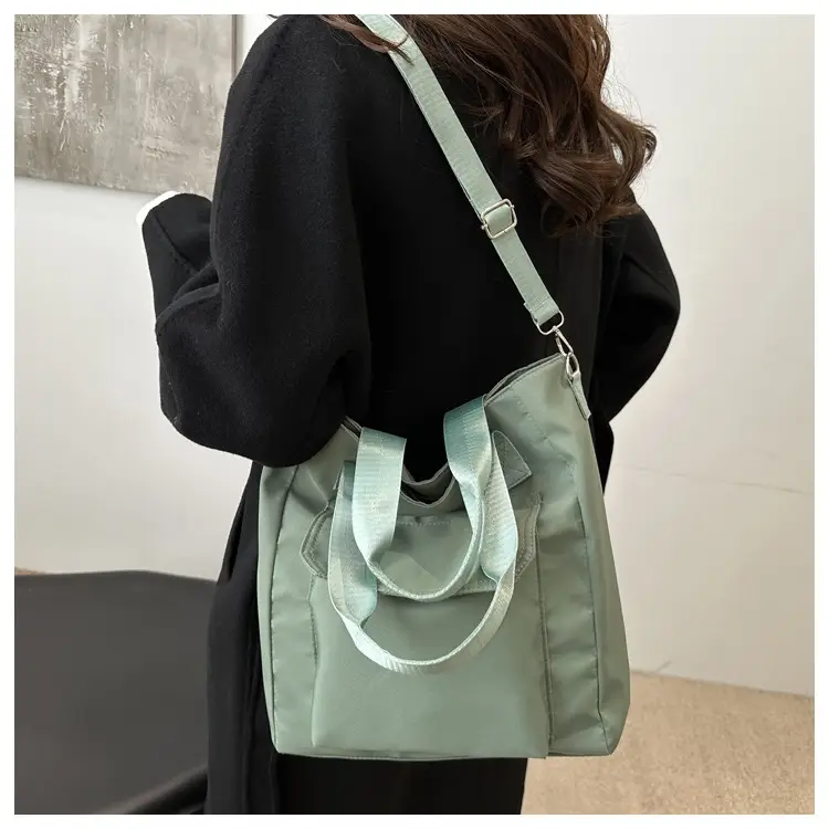 Black Large Capacity Fashion Casual Shoulder Bag 2025 — feature 8