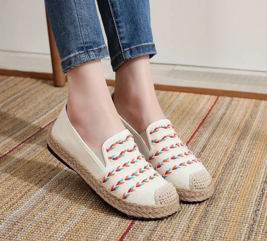26 New and Old Styles of Beijing Cloth Shoes for Women, Casual Ethnic Style Mom Shoes, Breathable Slip-On Women's Shoes, Soft-Soled Casual Shoes — feature 10