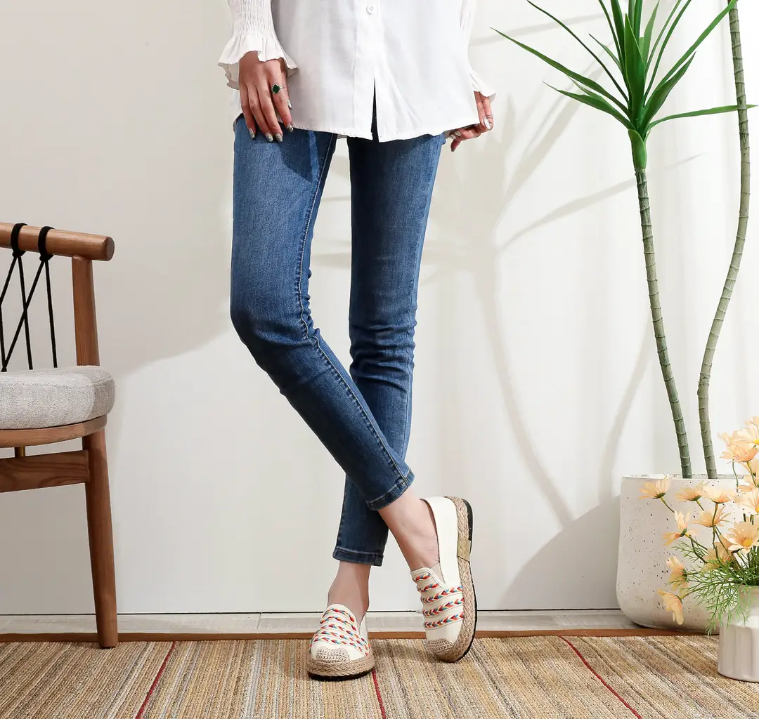 26 New and Old Styles of Beijing Cloth Shoes for Women, Casual Ethnic Style Mom Shoes, Breathable Slip-On Women's Shoes, Soft-Soled Casual Shoes — feature 11