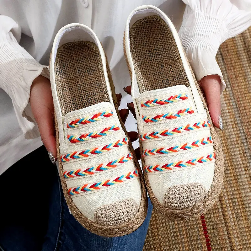 26 New and Old Styles of Beijing Cloth Shoes for Women, Casual Ethnic Style Mom Shoes, Breathable Slip-On Women's Shoes, Soft-Soled Casual Shoes - Image 2