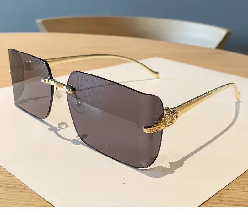 Women's Leopard Head Metal Sunglasses with Curved Sill — feature 8