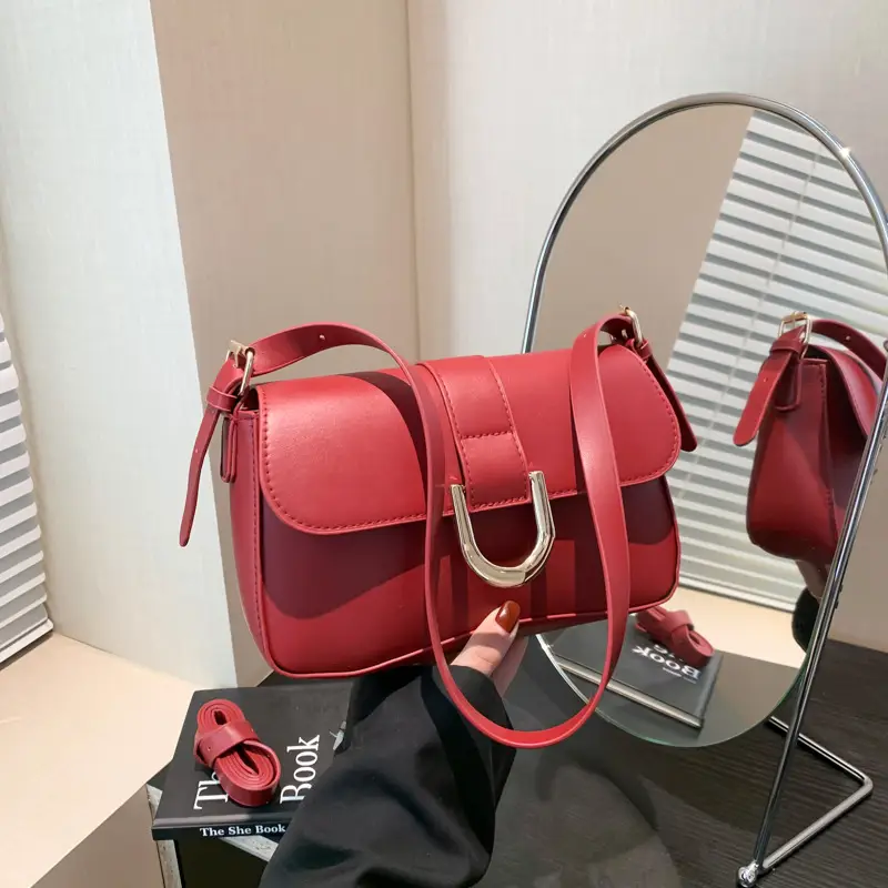 2025 New Arrival Vintage Horseshoe Buckle Shoulder Bag - Image 6