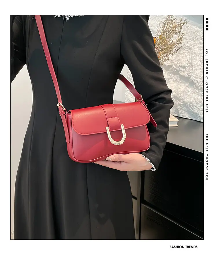 2025 New Arrival Vintage Horseshoe Buckle Shoulder Bag — feature 1
