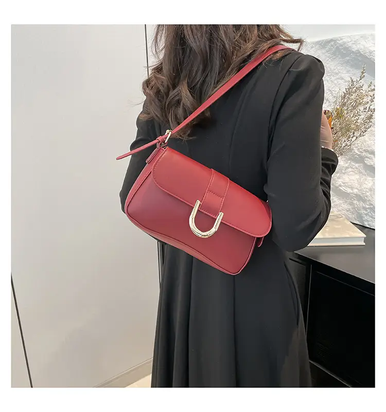 2025 New Arrival Vintage Horseshoe Buckle Shoulder Bag — feature 10