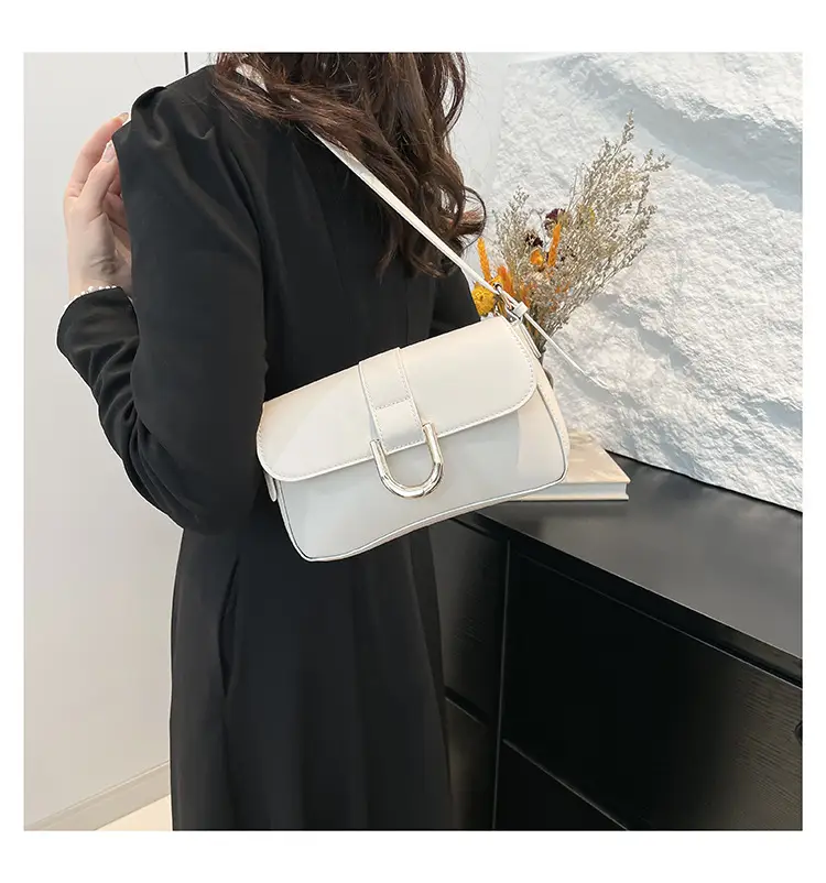 2025 New Arrival Vintage Horseshoe Buckle Shoulder Bag — feature 13