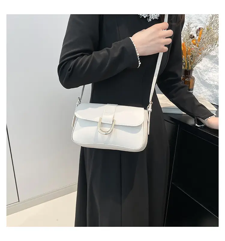 2025 New Arrival Vintage Horseshoe Buckle Shoulder Bag — feature 14