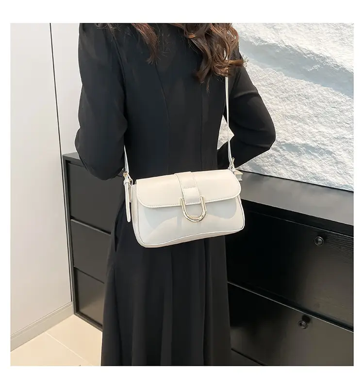 2025 New Arrival Vintage Horseshoe Buckle Shoulder Bag — feature 15