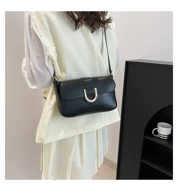 2025 New Arrival Vintage Horseshoe Buckle Shoulder Bag — feature 17