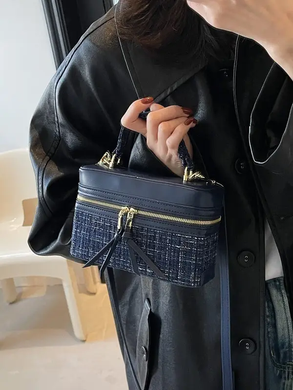 Women Woolen Crossbody Bag Blue Gold Zipper - Image 4