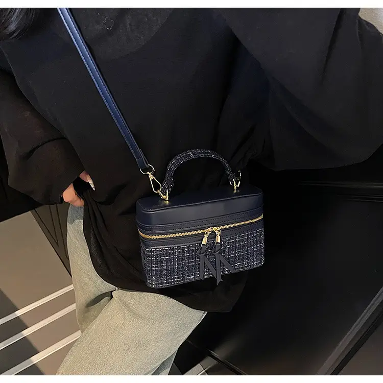 Women Woolen Crossbody Bag Blue Gold Zipper — feature 10