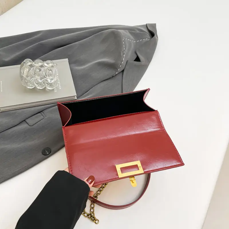 2026 Red GG Logo Shoulder Bag for Women - Image 4