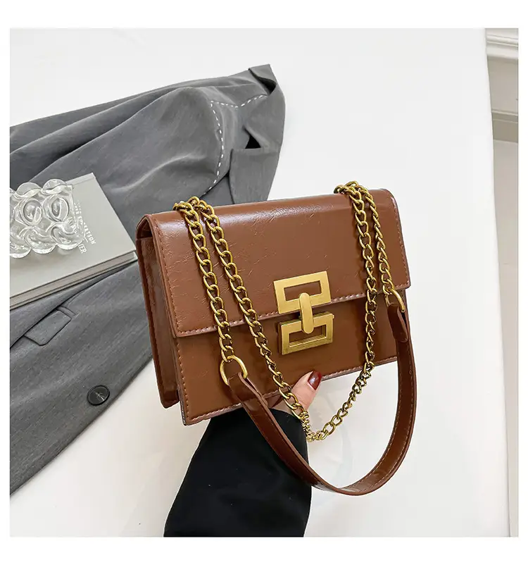 2026 Red GG Logo Shoulder Bag for Women — feature 21