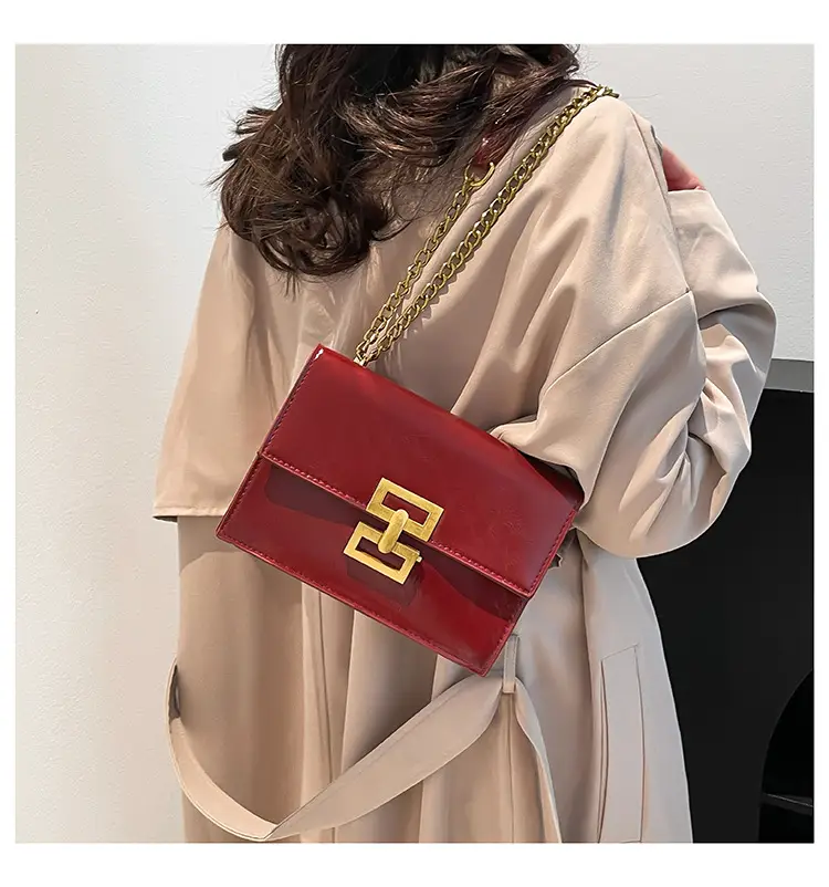 2026 Red GG Logo Shoulder Bag for Women — feature 39