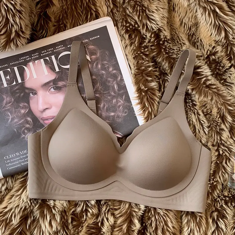 Palm Cup Traceless Underwear Women's Soft Support No Steel Rings Naked Sense Small Chest Gathering Upper Collapsed Auxilary Breast Anti-sagging Bra