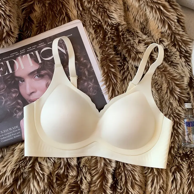 Palm Cup Traceless Underwear Women's Soft Support No Steel Rings Naked Sense Small Chest Gathering Upper Collapsed Auxilary Breast Anti-sagging Bra