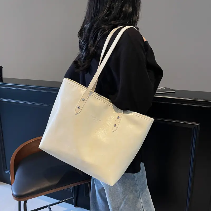 Women's Red Oil Leather Tote Bag Large Capacity 2025 - Image 7