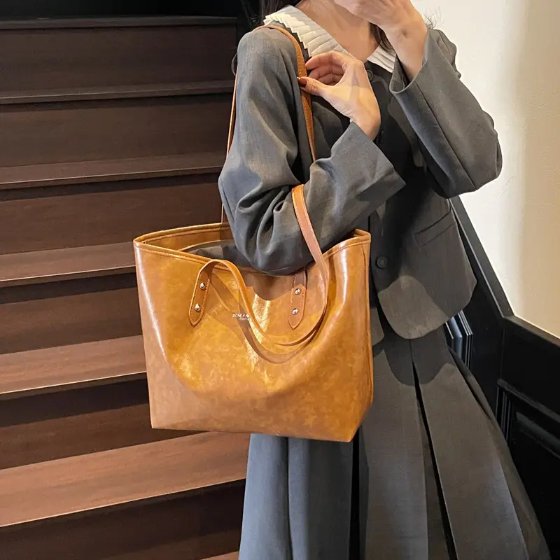 Women's Red Oil Leather Tote Bag Large Capacity 2025 - Image 8