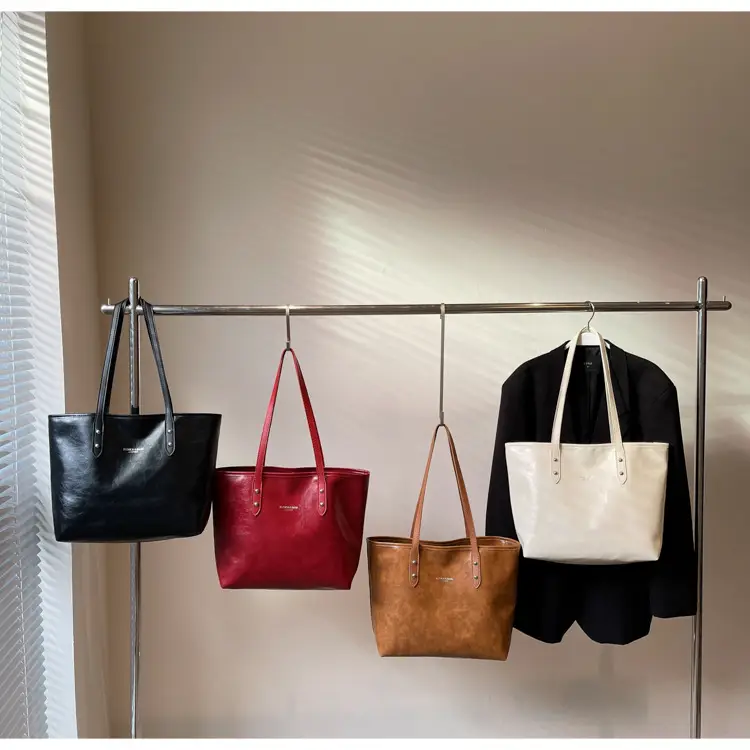 Women's Red Oil Leather Tote Bag Large Capacity 2025 — feature 27