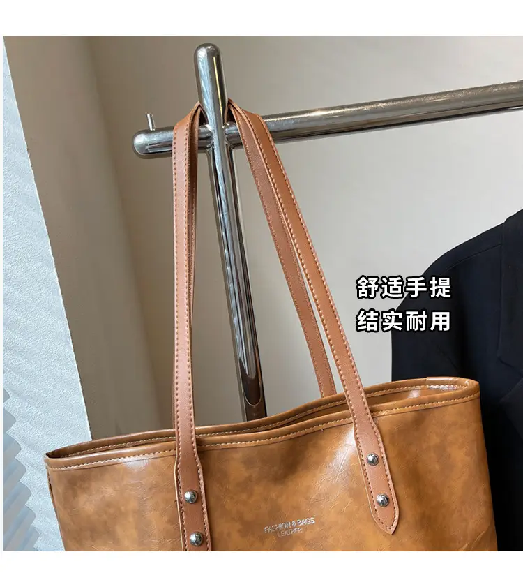 Women's Red Oil Leather Tote Bag Large Capacity 2025 — feature 4