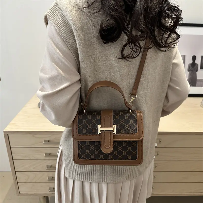 Women Retro Printed Shoulder Bag Brown White - Image 5