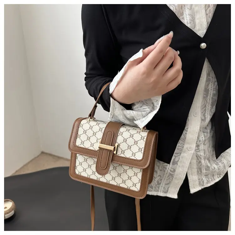 Women Retro Printed Shoulder Bag Brown White — feature 14